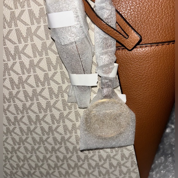 NWT Charlotte Large Logo and Leather Top-Zip Tote Bag - Picture 8 of 11